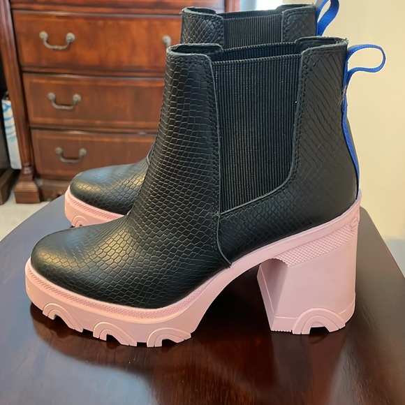 Sorel Brex heeled Chelsea boots - Picture 4 of 8